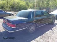✅ 1992 Lincoln Continental • VIN: 1LNLM9749NY670102 • Лот: 41968015. Опубликован ранее на IAAI с пробегом Не указан. Бесплатный доступ к архиву аукционных продаж из США и подробный отчёт об истории автомобиля на DreamBid. Изображение 4.