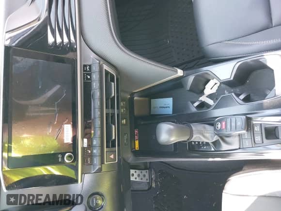 2025 Toyota Camry LE с VIN 4T1DAACK1SU043867, выставлен на аукционе IAAI как лот 43255400 с пробегом 11 131 миль миль и . История ставок и продаж доступна на DreamBid. Изображение 11.