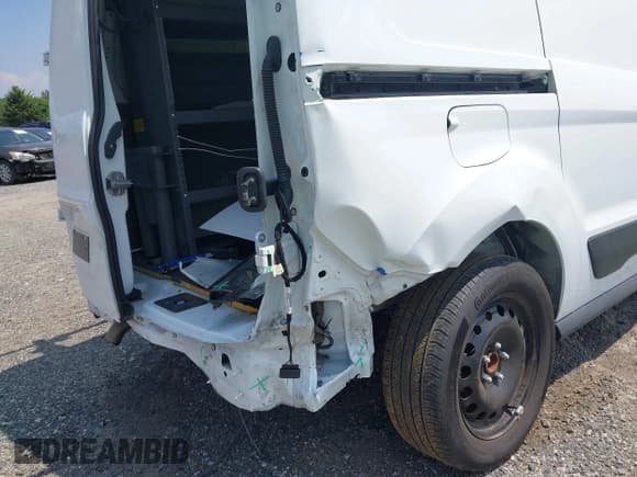 ✅ 2023 Ford Transit Connect XLT • VIN: NM0LS7T21P1562391 • Lot: 42727229. Wystawiony na IAAI z przebiegiem 17 812 mil. Bezpłatny archiwum sprzedaży aukcyjnych z USA i szczegółowy raport historii pojazdu na DreamBid. Zdjęcie 6.