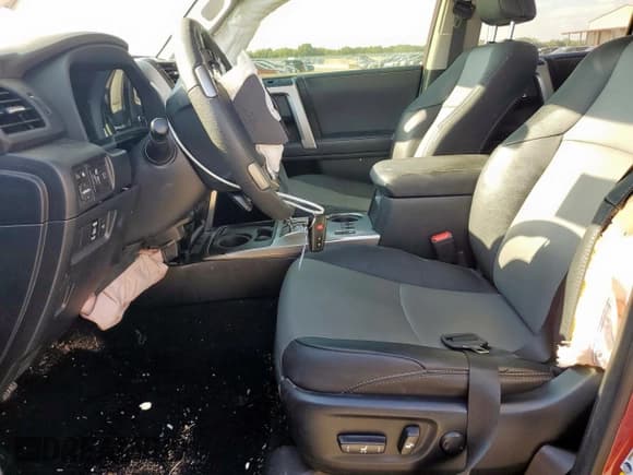 ✅ 2022 Toyota 4Runner SR5 Premium • VIN: JTEFU5JR5N5269237 • Lot: 84646705. Listed on Copart with 30,874 mi. Free auction sales archive from the USA and detailed vehicle history report at DreamBid. Image 7.