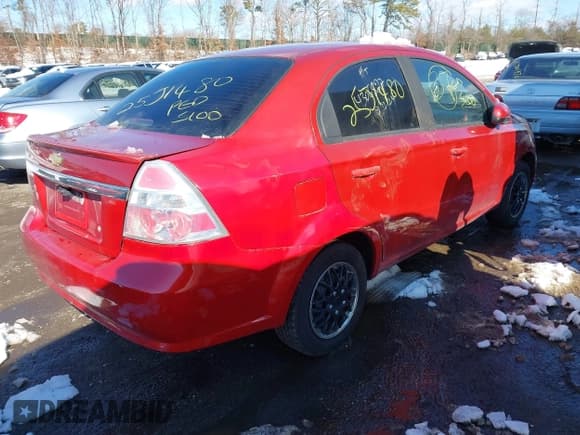 ✅ 2011 Chevrolet Aveo 1LT • VIN: KL1TD5DE8BB219808 • Lot: 41552673. Wystawiony na IAAI z przebiegiem Nie podano. Bezpłatny archiwum sprzedaży aukcyjnych z USA i szczegółowy raport historii pojazdu na DreamBid. Zdjęcie 4.