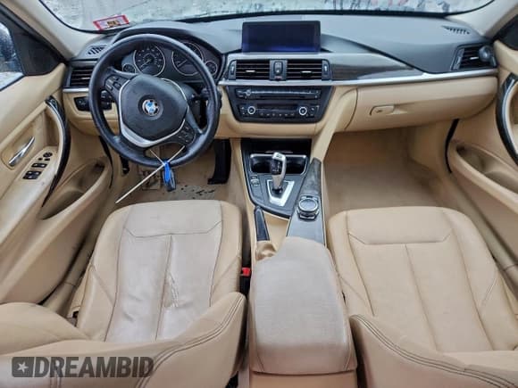 ✅ 2015 BMW 3 Series 328i xDrive • VIN: WBA3B5G56FNS11623 • Лот: 94414685. Опубликован ранее на Copart с пробегом 125 340 миль. Бесплатный доступ к архиву аукционных продаж из США и подробный отчёт об истории автомобиля на DreamBid. Изображение 8.