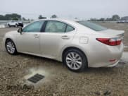 ✅ 2013 Lexus ES 300h • VIN: JTHBW1GG4D2015206 • Lot: 92947965. Wystawiony na Copart z przebiegiem 166 696 mil. Bezpłatny archiwum sprzedaży aukcyjnych z USA i szczegółowy raport historii pojazdu na DreamBid. Zdjęcie 2.