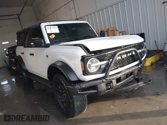 ✅ 2022 Ford Bronco • VIN: 1FMEE5DP0NLB52759 • Lot: 41079932. Listed on IAAI with 46,503 mi. Free auction sales archive from the USA and detailed vehicle history report at DreamBid. Image 1.