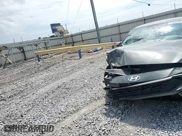 2025 Hyundai Elantra SEL Sport с VIN KMHLM4DG3SU966740, выставлен на аукционе Copart как лот 71275755 с пробегом 15 327 миль миль и Списание • Salvage title. История ставок и продаж доступна на DreamBid. Изображение 13.