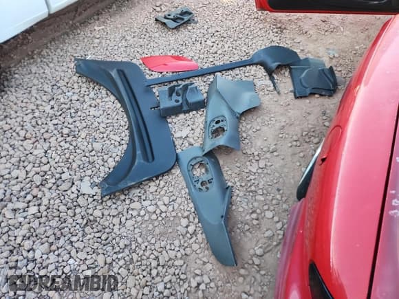 ✅ 2002 Pontiac Firebird Firebird • VIN: 2G2FS22K622101211 • Lot: 92656285. Wystawiony na Copart z przebiegiem 196 006 mil. Bezpłatny archiwum sprzedaży aukcyjnych z USA i szczegółowy raport historii pojazdu na DreamBid. Zdjęcie 12.