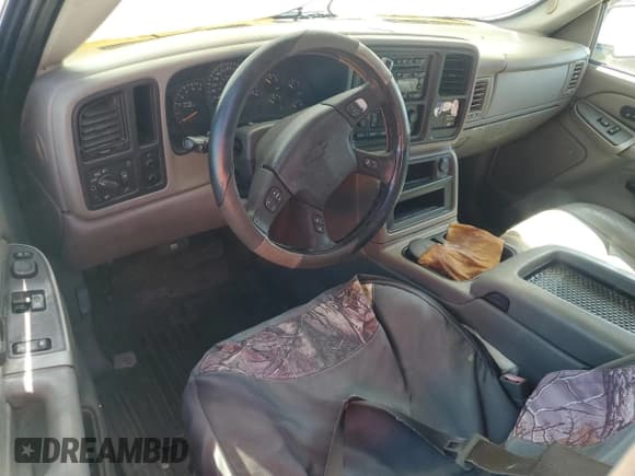 ✅ 2004 Chevrolet Silverado 1500 LS • VIN: 2GCEC19TX41364386 • Лот: 77903154. Опубликован ранее на Copart с пробегом Не указан. Бесплатный доступ к архиву аукционных продаж из США и подробный отчёт об истории автомобиля на DreamBid. Изображение 8.