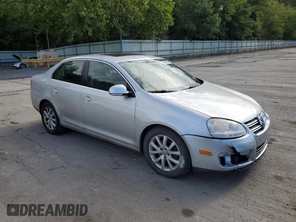 ✅ 2010 Volkswagen Jetta SE • VIN: 3VWRX7AJ1AM062053 • Lot: 70413515. Listed on Copart with 150,032 mi. Free auction sales archive from the USA and detailed vehicle history report at DreamBid. Image 4.