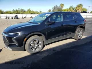 2023 Chevrolet Blazer LT z VIN 3GNKBHR49PS172285, wystawiony jako Copart lot #86882425 z przebiegiem 81 997 mil mil oraz Czysty tytuł • Clean title. Historia ofert i sprzedaży dostępna na DreamBid. Obrazek 1.