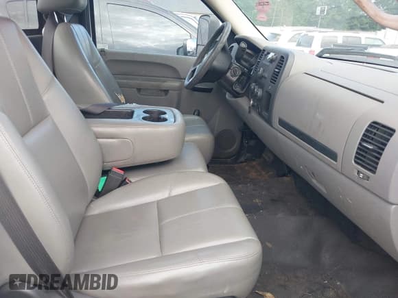 ✅ 2013 Chevrolet Silverado 2500HD Work Truck • VIN: 1GC0CVCG0DF224630 • Lot: 42519505. Wystawiony na IAAI z przebiegiem 180 447 mil. Bezpłatny archiwum sprzedaży aukcyjnych z USA i szczegółowy raport historii pojazdu na DreamBid. Zdjęcie 8.