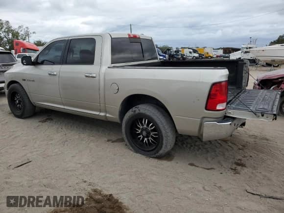 2010 Dodge 1500 SLT с VIN 1D7RB1CT2AS194748, выставлен на аукционе Copart как лот 82423364 с пробегом 251 236 миль миль и Списание • Salvage title. История ставок и продаж доступна на DreamBid. Изображение 2.