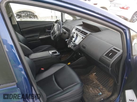 ✅ 2017 Toyota Prius Three • VIN: JTDZN3EU0HJ068102 • Lot: 43834790. Listed on IAAI with 146,469 mi. Free auction sales archive from the USA and detailed vehicle history report at DreamBid. Image 5.