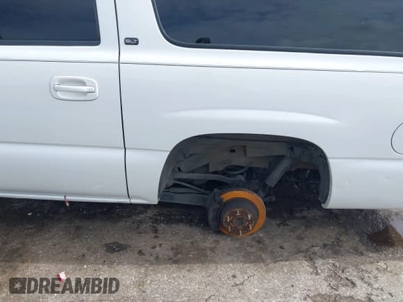 ✅ 2002 GMC Yukon XL SLT • VIN: 1GKFK16Z52J165544 • Lot: 42691128. Wystawiony na IAAI z przebiegiem Nie podano. Bezpłatny archiwum sprzedaży aukcyjnych z USA i szczegółowy raport historii pojazdu na DreamBid. Zdjęcie 6.