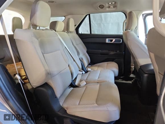 ✅ 2022 Ford Explorer • VIN: 1FMSK7BH8NGB80157 • Lot: 62773395. Wystawiony na Copart z przebiegiem 35 805 mil. Bezpłatny archiwum sprzedaży aukcyjnych z USA i szczegółowy raport historii pojazdu na DreamBid. Zdjęcie 11.