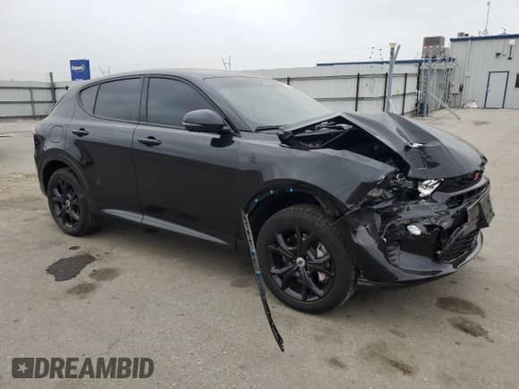 2024 Dodge Hornet R/T z VIN ZACPDFCWXR3A15822, wystawiony jako Copart lot #53302315 z przebiegiem 4 425 mil mil oraz Szkoda całkowita • Salvage title. Historia ofert i sprzedaży dostępna na DreamBid. Obrazek 4.