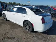 ✅ 2017 Chrysler 300 S • VIN: 2C3CCAGG6HH512788 • Lot: 43476510. Listed on IAAI with 148,595 mi. Free auction sales archive from the USA and detailed vehicle history report at DreamBid. Image 3.
