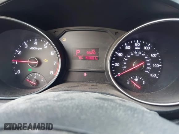 ✅ 2016 Kia Sedona LX • VIN: KNDMB5C11G6091929 • Lot: 43496473. Listed on IAAI with 193,001 mi. Free auction sales archive from the USA and detailed vehicle history report at DreamBid. Image 7.