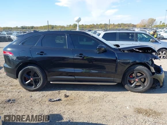 ✅ 2017 Jaguar F-Pace 35t Premium • VIN: SADCJ2BV7HA495483 • Lot: 43603063. Wystawiony na IAAI z przebiegiem 61 116 mil. Bezpłatny archiwum sprzedaży aukcyjnych z USA i szczegółowy raport historii pojazdu na DreamBid. Zdjęcie 13.