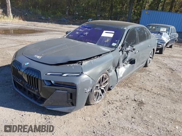 ✅ 2023 BMW 7 Series 760i xDrive • VIN: WBA33EJ06PCN52270 • Лот: 43515615. Опубликован ранее на IAAI с пробегом Не указан. Бесплатный доступ к архиву аукционных продаж из США и подробный отчёт об истории автомобиля на DreamBid. Изображение 2.