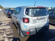✅ 2018 Jeep Renegade Sport • VIN: ZACCJBAB5JPH07189 • Lot: 43462128. Listed on IAAI with 119,583 mi. Free auction sales archive from the USA and detailed vehicle history report at DreamBid. Image 3.