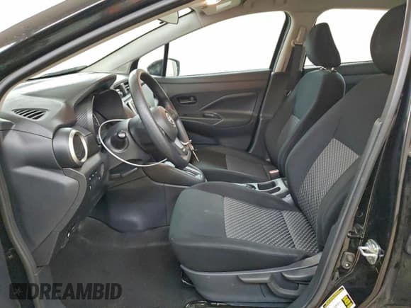 ✅ 2024 Nissan Versa S • VIN: 3N1CN8DV1RL928230 • Lot: 96708095. Wystawiony na Copart z przebiegiem 29 384 mil. Bezpłatny archiwum sprzedaży aukcyjnych z USA i szczegółowy raport historii pojazdu na DreamBid. Zdjęcie 7.