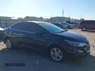 2016 Chevrolet Cruze LT z VIN 1G1BE5SMXG7283024, wystawiony jako IAAI lot #43609549 z przebiegiem 129 417 mil mil oraz . Historia ofert i sprzedaży dostępna na DreamBid. Obrazek 1.