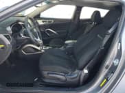 ✅ 2014 Hyundai Veloster • VIN: KMHTC6ADXEU215017 • Lot: 46307205. Wystawiony na Copart z przebiegiem 143 912 mil. Bezpłatny archiwum sprzedaży aukcyjnych z USA i szczegółowy raport historii pojazdu na DreamBid. Zdjęcie 7.