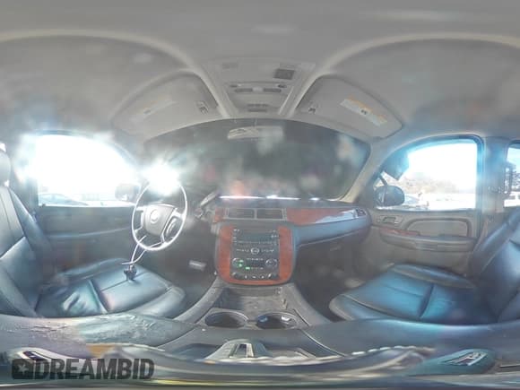 ✅ 2008 Chevrolet Suburban 3LT • VIN: 3GNFK16398G194554 • Lot: 79821194. Wystawiony na Copart z przebiegiem 300 889 mil. Bezpłatny archiwum sprzedaży aukcyjnych z USA i szczegółowy raport historii pojazdu na DreamBid. Zdjęcie 13.