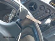 ✅ 1995 Toyota Supra • VIN: JT2JA81J6S0024855 • Lot: 41869891. Wystawiony na IAAI z przebiegiem 120 685 mil. Bezpłatny archiwum sprzedaży aukcyjnych z USA i szczegółowy raport historii pojazdu na DreamBid. Zdjęcie 11.