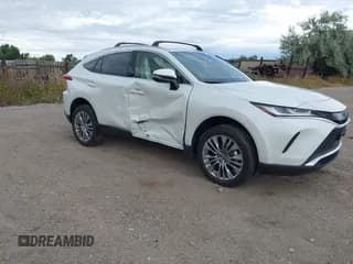 ✅ 2022 Toyota Venza XLE • VIN: JTEAAAAH6NJ117736 • Lot: 43331394. Listed on IAAI with 24,451 mi. Free auction sales archive from the USA and detailed vehicle history report at DreamBid. Image 1.