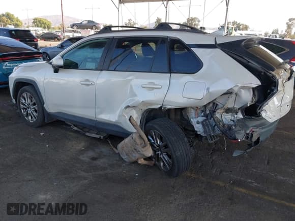 ✅ 2021 Toyota RAV4 XLE Premium • VIN: 2T3A1RFV9MW228587 • Lot: 43335841. Listed on IAAI with 95,817 mi. Free auction sales archive from the USA and detailed vehicle history report at DreamBid. Image 3.