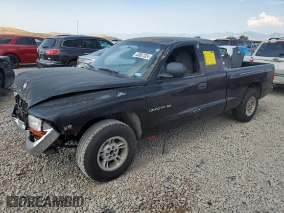 ✅ 1999 Dodge Dakota SLT • VIN: 1B7GL22X5XS298216 • Lot: 63887324. Wystawiony na Copart z przebiegiem Nie podano. Bezpłatny archiwum sprzedaży aukcyjnych z USA i szczegółowy raport historii pojazdu na DreamBid. Zdjęcie 1.