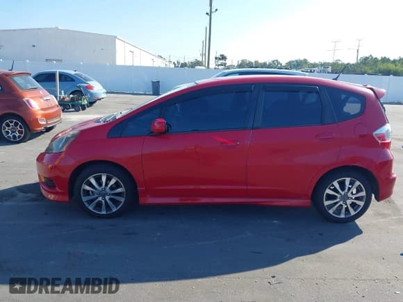 ✅ 2013 Honda Fit Sport • VIN: JHMGE8H50DC019472 • Лот: 43796220. Опубликован ранее на IAAI с пробегом 67 751 миль. Бесплатный доступ к архиву аукционных продаж из США и подробный отчёт об истории автомобиля на DreamBid. Изображение 15.