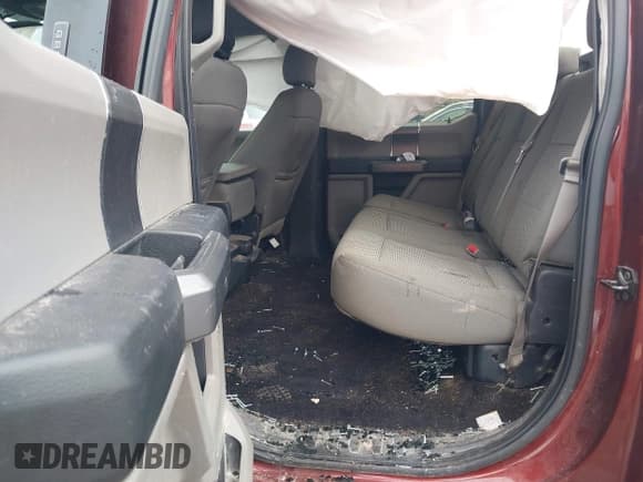 ✅ 2016 Ford F-150 XLT • VIN: 1FTEW1EP7GFB18408 • Lot: 43706581. Wystawiony na IAAI z przebiegiem 185 367 mil. Bezpłatny archiwum sprzedaży aukcyjnych z USA i szczegółowy raport historii pojazdu na DreamBid. Zdjęcie 8.