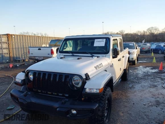 ✅ 2023 Jeep Gladiator Sport S • VIN: 1C6HJTAG7PL577721 • Lot: 43888896. Wystawiony na IAAI z przebiegiem 71 579 mil. Bezpłatny archiwum sprzedaży aukcyjnych z USA i szczegółowy raport historii pojazdu na DreamBid. Zdjęcie 6.