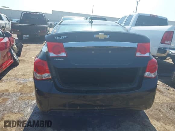 ✅ 2016 Chevrolet Cruze LS • VIN: 1G1PB5SH2G7187261 • Lot: 42927213. Listed on IAAI with 124,909 mi. Free auction sales archive from the USA and detailed vehicle history report at DreamBid. Image 16.