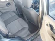 ✅ 2007 Ford Escape XLS • VIN: 1FMYU02Z47KA25738 • Lot: 43623825. Listed on IAAI with 138,224 mi. Free auction sales archive from the USA and detailed vehicle history report at DreamBid. Image 8.