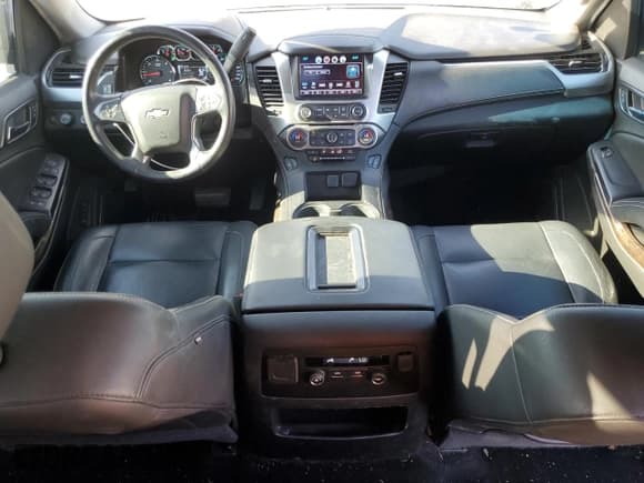 ✅ 2017 Chevrolet Tahoe LT • VIN: 1GNSKBKCXHR193990 • Lot: 82605895. Listed on Copart with 110,701 mi. Free auction sales archive from the USA and detailed vehicle history report at DreamBid. Image 8.