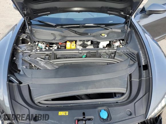 ✅ 2024 Audi e-tron GT Premium Plus • VIN: WAUFJBFWXR7003987 • Лот: 59656755. Опубликован ранее на Copart с пробегом 7 397 миль. Бесплатный доступ к архиву аукционных продаж из США и подробный отчёт об истории автомобиля на DreamBid. Изображение 11.