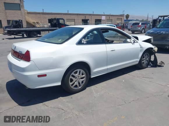 2001 Honda Accord EX с VIN 1HGCG22501A008920, выставлен на аукционе IAAI как лот 42500369 с пробегом 331 256 миль миль и . История ставок и продаж доступна на DreamBid. Изображение 4.