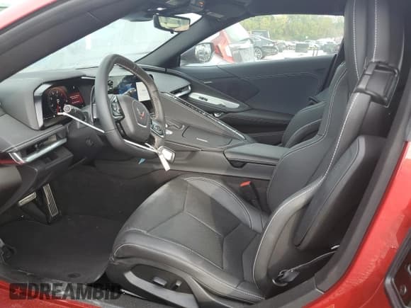 ✅ 2024 Chevrolet Corvette 1LT • VIN: 1G1YA2D43R5116696 • Lot: 87282755. Wystawiony na Copart z przebiegiem 6 060 mil. Bezpłatny archiwum sprzedaży aukcyjnych z USA i szczegółowy raport historii pojazdu na DreamBid. Zdjęcie 7.