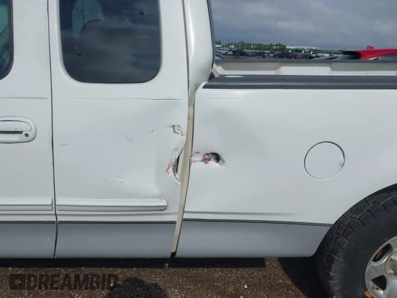 ✅ 2000 Ford F-150 XL • VIN: 1FTZX1720YNC40664 • Лот: 42109556. Опубликован ранее на IAAI с пробегом Не указан. Бесплатный доступ к архиву аукционных продаж из США и подробный отчёт об истории автомобиля на DreamBid. Изображение 18.