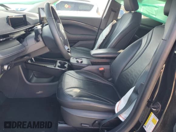 ✅ 2022 Ford Mustang Mach-E Premium • VIN: 3FMTK3RM2NMA26081 • Lot: 92919675. Listed on Copart with 51,448 mi. Free auction sales archive from the USA and detailed vehicle history report at DreamBid. Image 7.