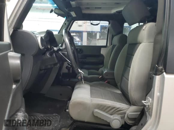 ✅ 2010 Jeep Wrangler Sahara • VIN: 1J4GA5D17AL109979 • Лот: 45081225. Опубликован ранее на Copart с пробегом 190 826 миль. Бесплатный доступ к архиву аукционных продаж из США и подробный отчёт об истории автомобиля на DreamBid. Изображение 7.