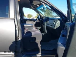 ✅ 2002 Dodge 1500 • VIN: 3D7HA18Z92G125222 • Lot: 43606577. Wystawiony na IAAI z przebiegiem 125 190 mil. Bezpłatny archiwum sprzedaży aukcyjnych z USA i szczegółowy raport historii pojazdu na DreamBid. Zdjęcie 5.