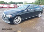 ✅ 2017 Mercedes-Benz E 300 Luxury • VIN: WDDZF4KB9HA220745 • Lot: 43019490. Wystawiony na IAAI z przebiegiem Nie podano. Bezpłatny archiwum sprzedaży aukcyjnych z USA i szczegółowy raport historii pojazdu na DreamBid. Zdjęcie 18.