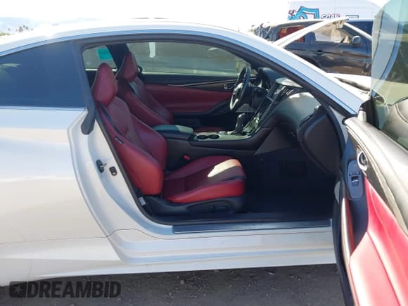 ✅ 2022 Infiniti Q60 Red Sport 400 • VIN: JN1FV7LK0NM660320 • Lot: 43868600. Wystawiony na IAAI z przebiegiem 64 718 mil. Bezpłatny archiwum sprzedaży aukcyjnych z USA i szczegółowy raport historii pojazdu na DreamBid. Zdjęcie 5.