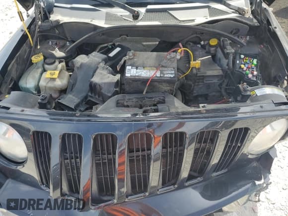 ✅ 2010 Jeep Patriot Sport • VIN: 1J4NT2GB5AD660376 • Lot: 70453535. Wystawiony na Copart z przebiegiem 98 283 mil. Bezpłatny archiwum sprzedaży aukcyjnych z USA i szczegółowy raport historii pojazdu na DreamBid. Zdjęcie 11.