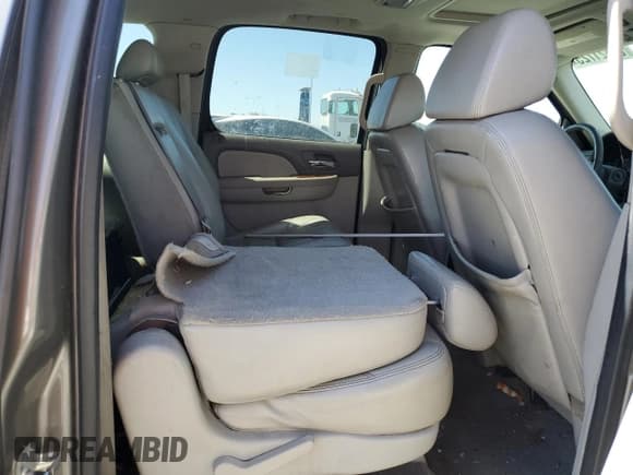 ✅ 2007 Chevrolet Suburban LTZ • VIN: 1GNFK16387J166953 • Lot: 69821725. Listed on Copart with Not provided. Free auction sales archive from the USA and detailed vehicle history report at DreamBid. Image 11.