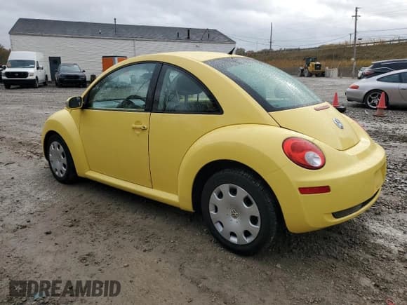 ✅ 2010 Volkswagen Beetle • VIN: 3VWPG3AG8AM020225 • Lot: 89469695. Listed on Copart with 53,742 mi. Free auction sales archive from the USA and detailed vehicle history report at DreamBid. Image 2.